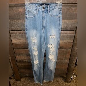 Hollister High Rise Ripped Mom Jeans